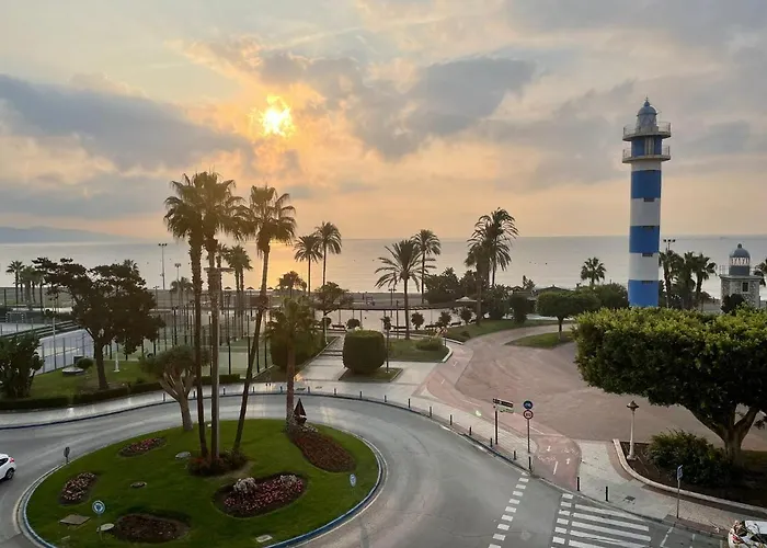 El Faro De Torre Del Mar